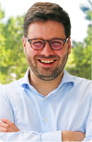 A color photo of Andrew Owens.