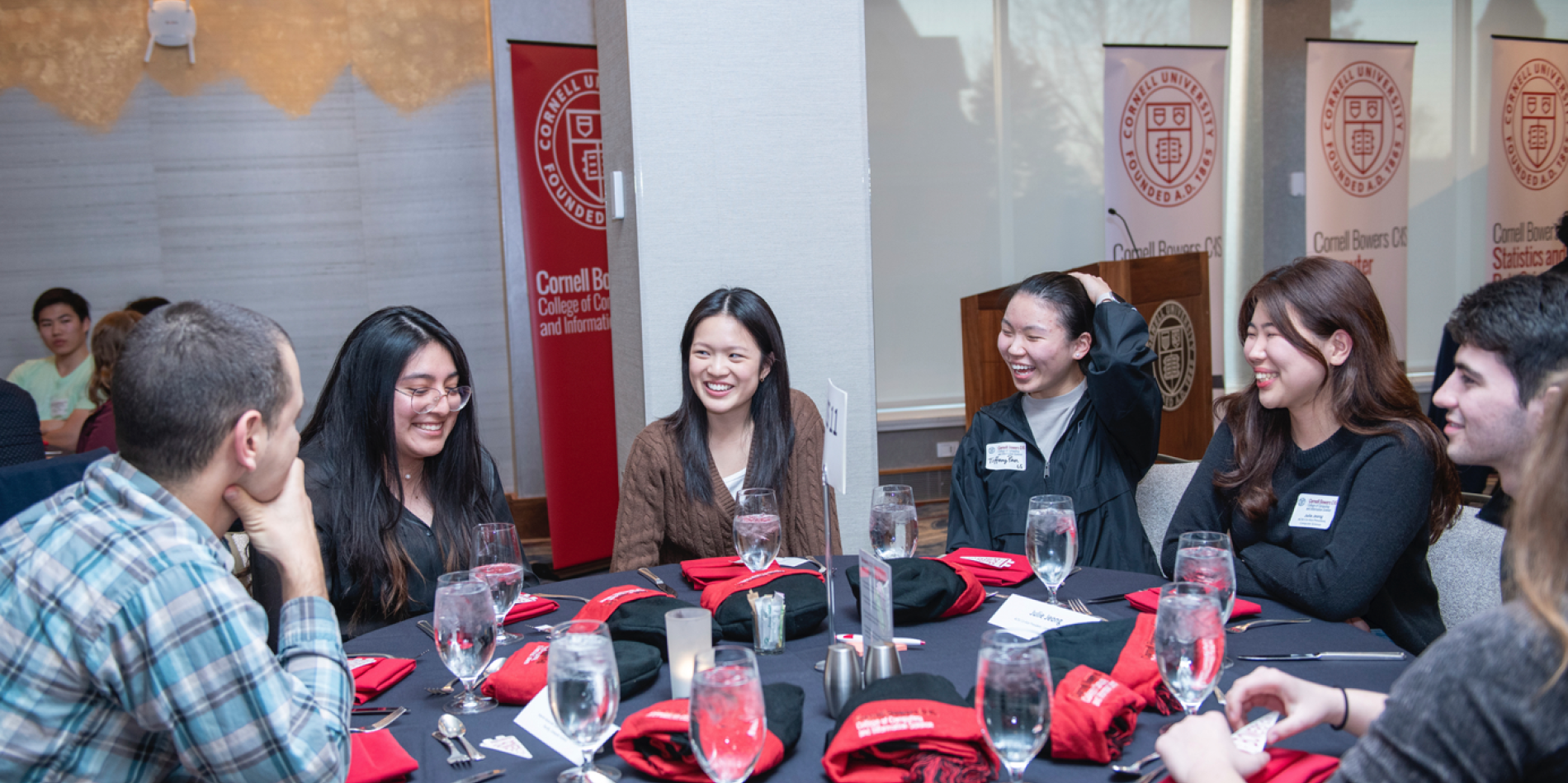 Bowers CIS New Majors Welcome draws 200-plus future innovators