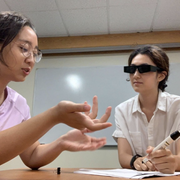 Why no one wants to talk to you when you’re wearing AR glasses